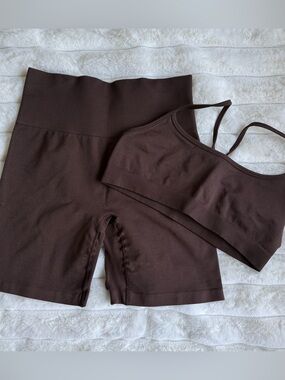 Aritzia TNA Workout Set